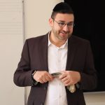 Rabino Micha Gamerman no Lar das Crianças da CIP em ação de Rosh Hashaná